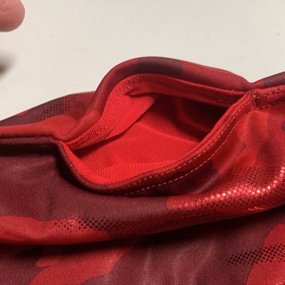 NWOT Athleta Elation Train Printed 7/8 Legging XL in Red & Metallic Camo - Picture 5 of 12